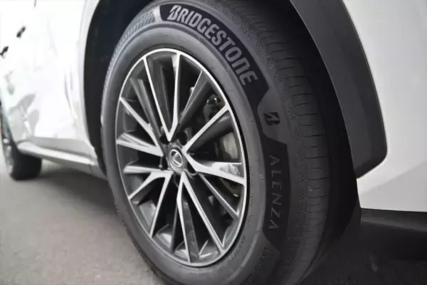 「ブリヂストンから「アレンザLX200」と「フィネッサHB01」の新世代タイヤが登場！」の画像