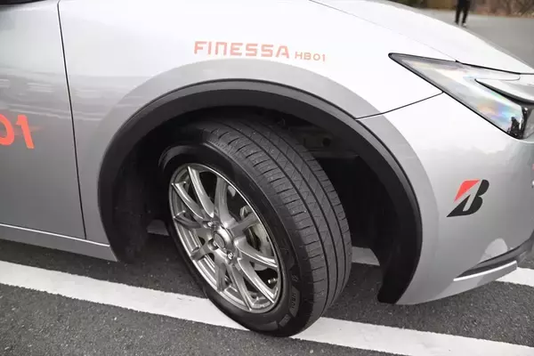 「ブリヂストンから「アレンザLX200」と「フィネッサHB01」の新世代タイヤが登場！」の画像