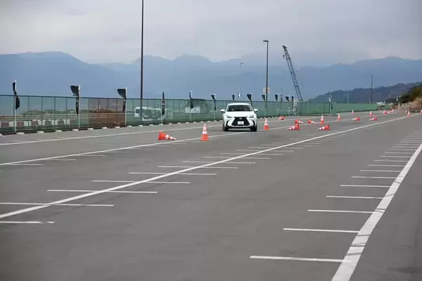 「ブリヂストンから「アレンザLX200」と「フィネッサHB01」の新世代タイヤが登場！」の画像