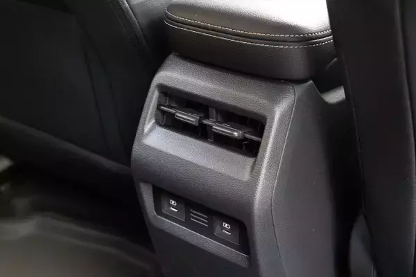 「【価格破壊!?】299万円から狙える日産の新型キックス、第3世代e-POWERを初搭載で走りも燃費も進化！」の画像
