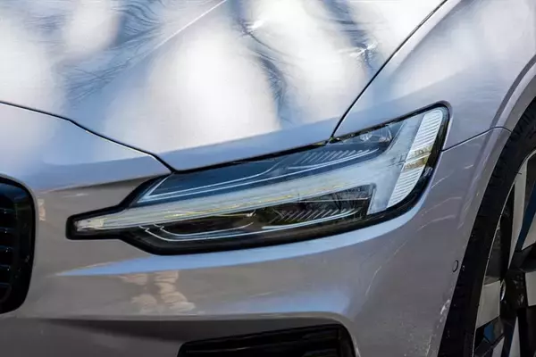 「日本で10番目に売れている輸入車がスウェーデンのボルボ「V60」って知ってた？」の画像