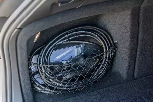 「日本で10番目に売れている輸入車がスウェーデンのボルボ「V60」って知ってた？」の画像