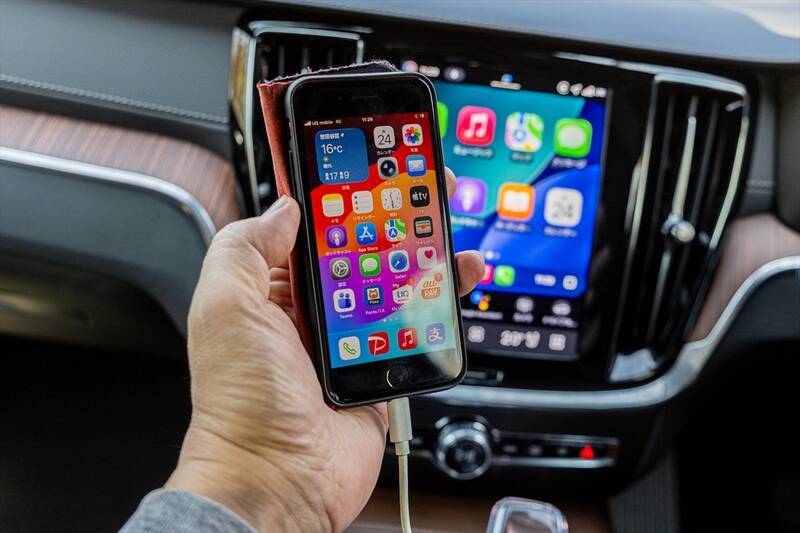 日本で10番目に売れている輸入車がスウェーデンのボルボ「V60」って知ってた？
