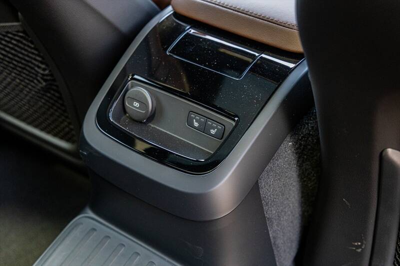 日本で10番目に売れている輸入車がスウェーデンのボルボ「V60」って知ってた？