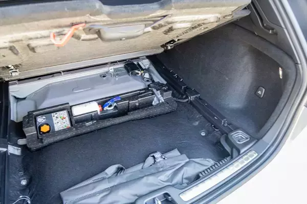 「日本で10番目に売れている輸入車がスウェーデンのボルボ「V60」って知ってた？」の画像