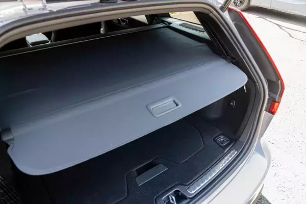 「日本で10番目に売れている輸入車がスウェーデンのボルボ「V60」って知ってた？」の画像