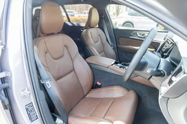 「日本で10番目に売れている輸入車がスウェーデンのボルボ「V60」って知ってた？」の画像