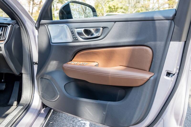 日本で10番目に売れている輸入車がスウェーデンのボルボ「V60」って知ってた？