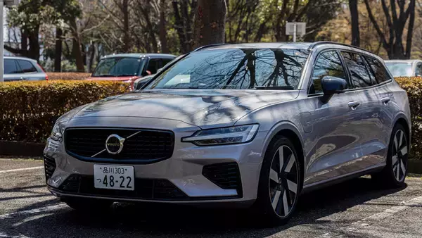 「日本で10番目に売れている輸入車がスウェーデンのボルボ「V60」って知ってた？」の画像