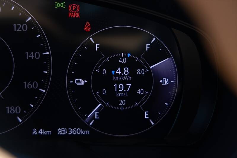 超低燃費のディーゼルか、静粛性とAC電源のPHEVか。マツダ「CX-60」で1200km走って見えた選び方の正解