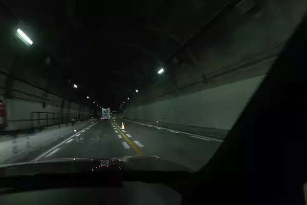 「超低燃費のディーゼルか、静粛性とAC電源のPHEVか。マツダ「CX-60」で1200km走って見えた選び方の正解」の画像