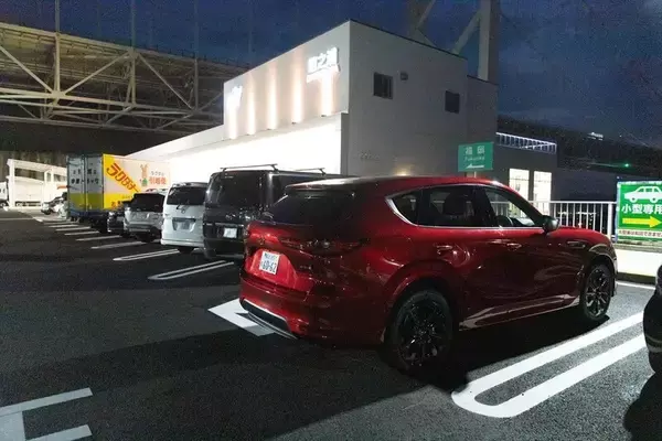 「超低燃費のディーゼルか、静粛性とAC電源のPHEVか。マツダ「CX-60」で1200km走って見えた選び方の正解」の画像