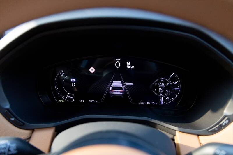 超低燃費のディーゼルか、静粛性とAC電源のPHEVか。マツダ「CX-60」で1200km走って見えた選び方の正解
