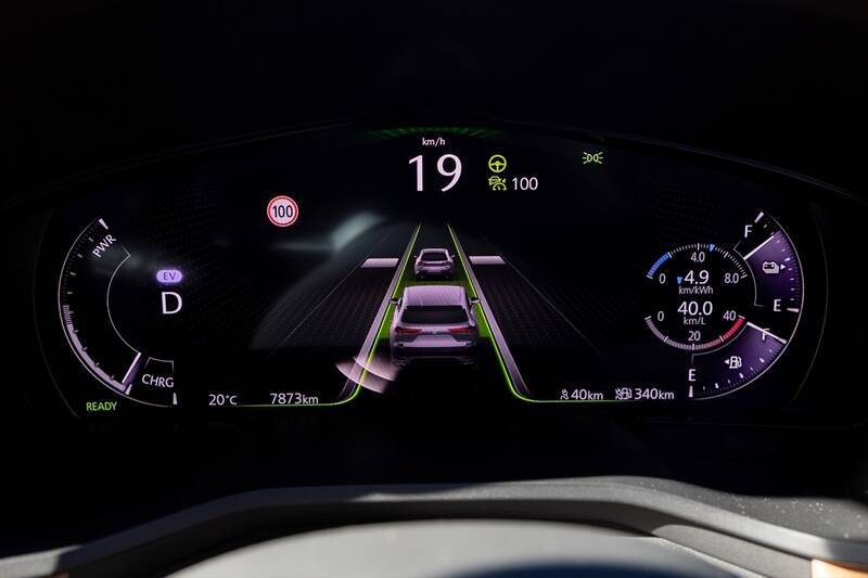 超低燃費のディーゼルか、静粛性とAC電源のPHEVか。マツダ「CX-60」で1200km走って見えた選び方の正解