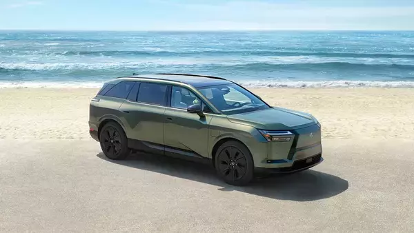 レクサス初のBEV3列SUV「TZ」世界初公開　航続距離は620km、これはまさに“走るラウンジ”！
