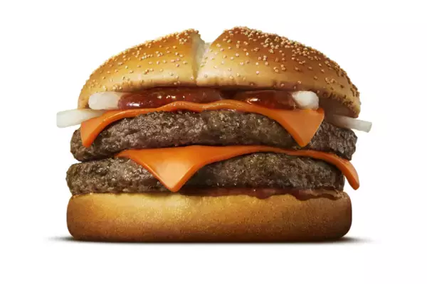 「マクドナルド「肉厚」のサムライマックに「旨辛ダブル」「燻製風マヨトリプルベーコン」期間限定で」の画像