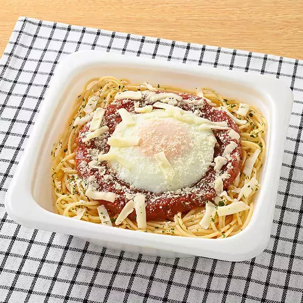 「「ファミマ・ザ・カルボナーラ」爆誕！太さ1.6mm麺を使用した“もちっとパスタ”」の画像