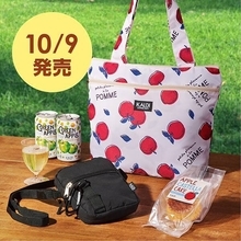 カルディ「りんごバッグ」1998円！ バッグ2つにお酒2缶、お菓子もセット