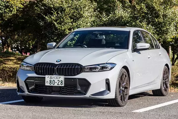 予算700万円台からの輸入セダン選び。BMW「3シリーズ」がメルセデス「Cクラス」より“運転が楽しい”理由
