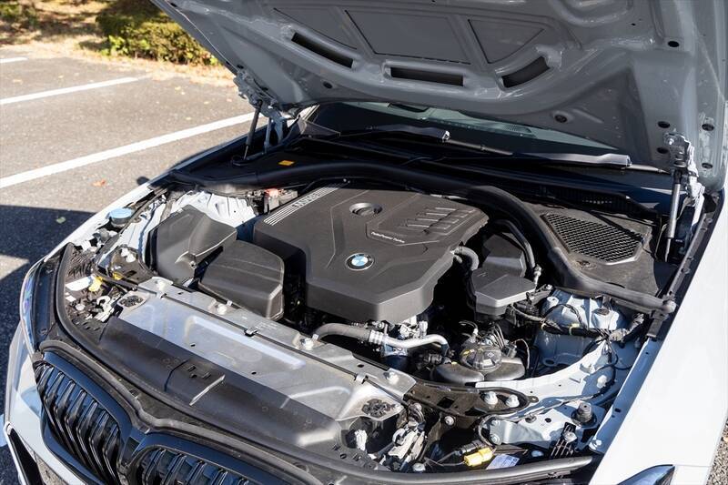 予算700万円台からの輸入セダン選び。BMW「3シリーズ」がメルセデス「Cクラス」より“運転が楽しい”理由