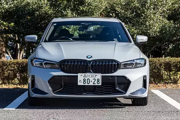 「予算700万円台からの輸入セダン選び。BMW「3シリーズ」がメルセデス「Cクラス」より“運転が楽しい”理由」の画像