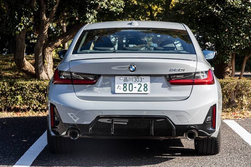 予算700万円台からの輸入セダン選び。BMW「3シリーズ」がメルセデス「Cクラス」より“運転が楽しい”理由