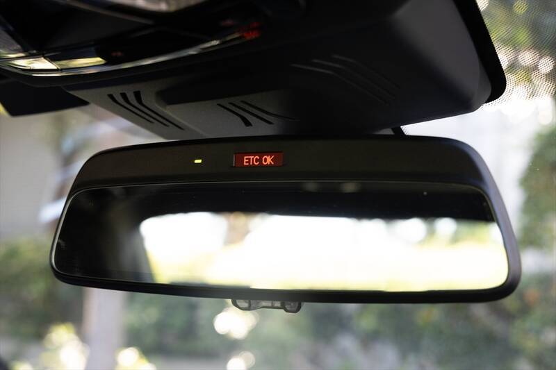 予算700万円台からの輸入セダン選び。BMW「3シリーズ」がメルセデス「Cクラス」より“運転が楽しい”理由