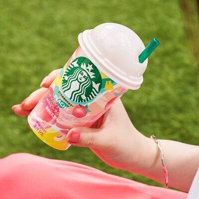 夏がきた！ スタバからこの季節だけの1杯「ピーチパイナップルミルク with ピーチジェリー」をご賞味あれ！