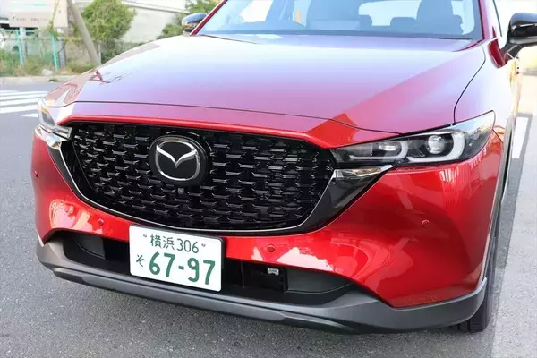 「新型もいいけどマツダのSUV「CX-5 ブラックセレクション」は300万円台で手に入る高コスパモデル」の画像