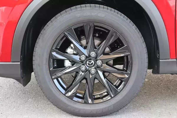 「新型もいいけどマツダのSUV「CX-5 ブラックセレクション」は300万円台で手に入る高コスパモデル」の画像