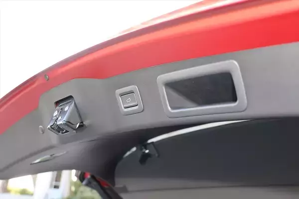 「新型もいいけどマツダのSUV「CX-5 ブラックセレクション」は300万円台で手に入る高コスパモデル」の画像