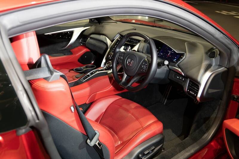 クルマは乗らなきゃわからない！ HondaのRQがNSXに乗ってお勉強