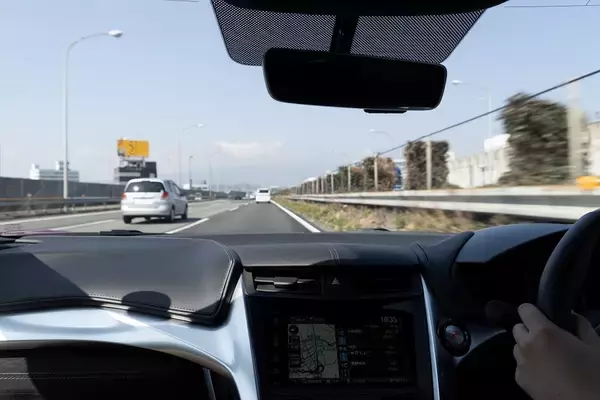 「クルマは乗らなきゃわからない！ HondaのRQがNSXに乗ってお勉強」の画像