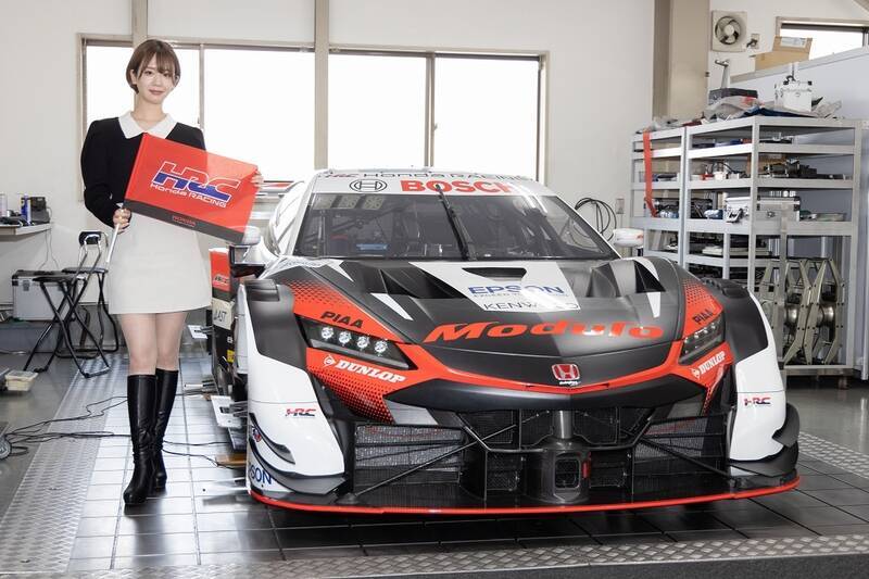 クルマは乗らなきゃわからない！ HondaのRQがNSXに乗ってお勉強