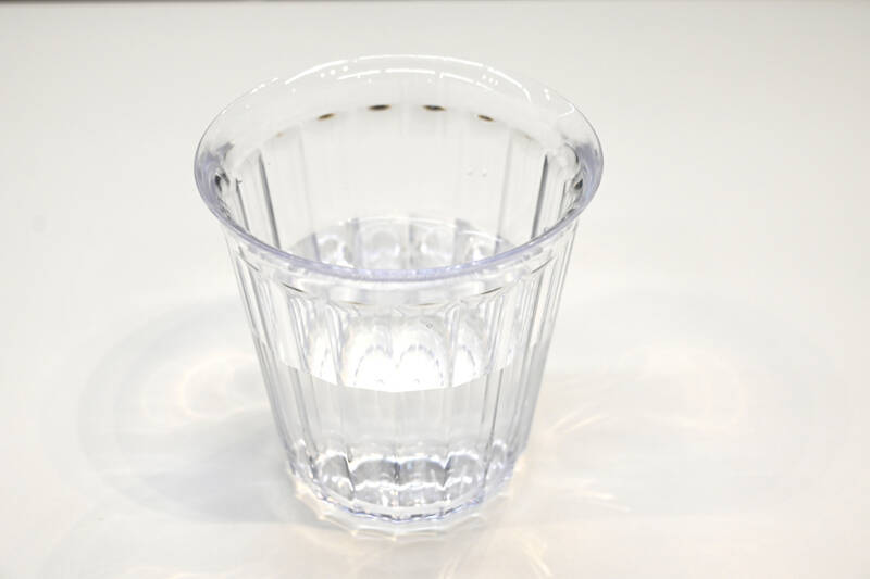 「特茶」から“水”が登場！ これまでほぼ皆無の“機能性の水”に踏み込む