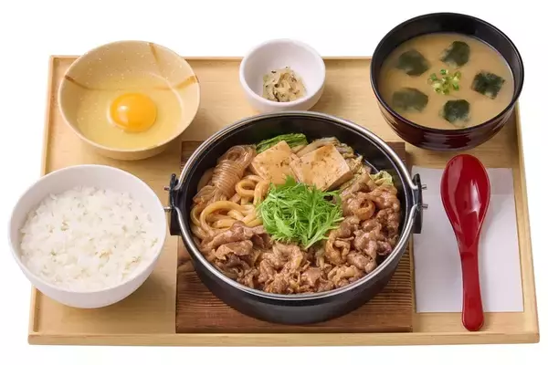 「お肉2倍も！やよい軒「すき焼き定食」ごはん何杯でもおかわり無料で今年も登場」の画像