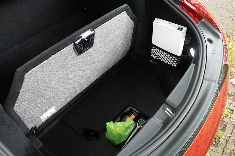 ポルシェ 911を凌駕？ 「Mercedes-AMG GT43」は後席と大容量荷室を持つ速くて実用的なスポーツカー