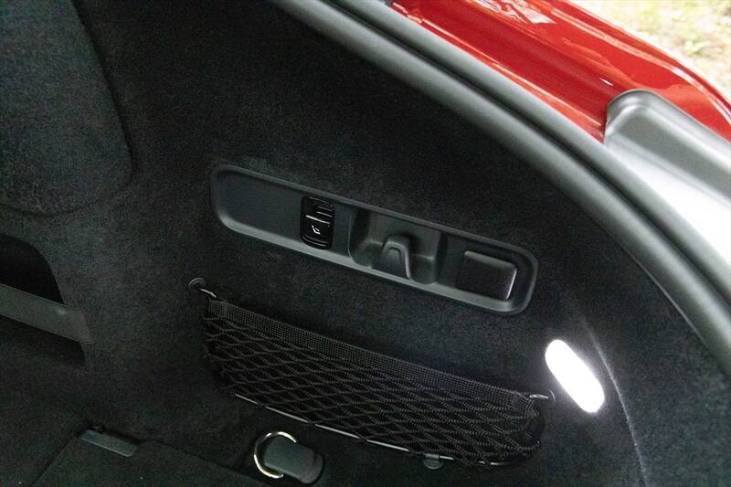 ポルシェ 911を凌駕？ 「Mercedes-AMG GT43」は後席と大容量荷室を持つ速くて実用的なスポーツカー