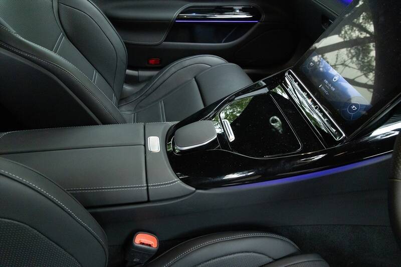 ポルシェ 911を凌駕？ 「Mercedes-AMG GT43」は後席と大容量荷室を持つ速くて実用的なスポーツカー