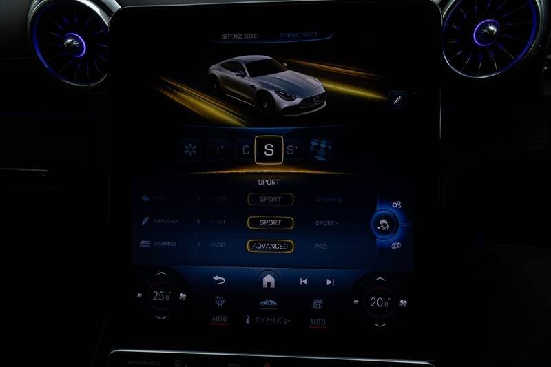 ポルシェ 911を凌駕？ 「Mercedes-AMG GT43」は後席と大容量荷室を持つ速くて実用的なスポーツカー