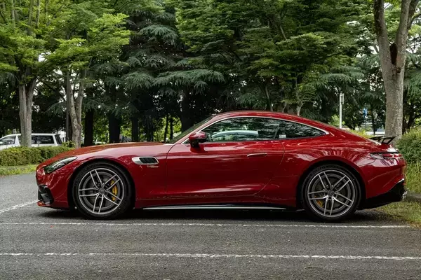 「ポルシェ 911を凌駕？ 「Mercedes-AMG GT43」は後席と大容量荷室を持つ速くて実用的なスポーツカー」の画像