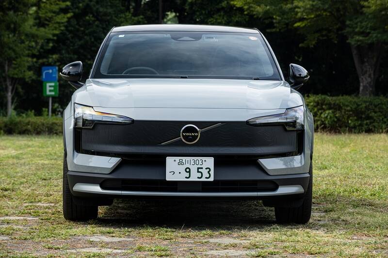 ボルボのEV「EX30クロスカントリー」は四輪駆動化しつつ乗り心地と加速が激変した