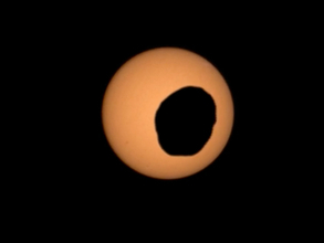 火星探査車パーサヴィアランスが見た火星の日食（2026年8月12日撮影）