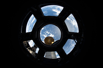 ISS（国際宇宙ステーション）の「出窓」から見た地球（2026年7月23日撮影）