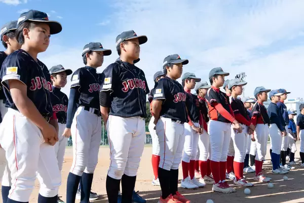 「【沖縄】元プロ野球選手・里崎智也さんが指導「瀬長島少年野球教室」を開催」の画像