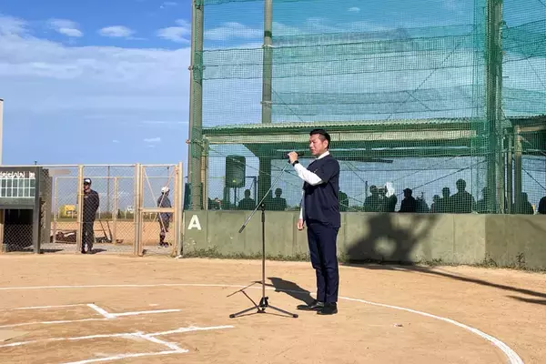 「【沖縄】元プロ野球選手・里崎智也さんが指導「瀬長島少年野球教室」を開催」の画像