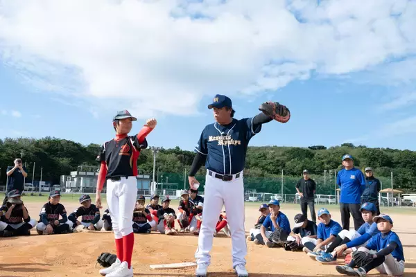 「【沖縄】元プロ野球選手・里崎智也さんが指導「瀬長島少年野球教室」を開催」の画像