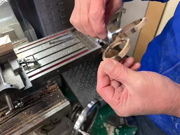 「池袋東武百貨店「日本の職人展」で世界初の「オーダーメイド富士山檜眼鏡」受注販売会を開催」の画像