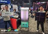 「曲がる太陽電池の世界初「3製品」、CES 2026で同時公開 光翼イノベーションズ、太陽光カーテン／無電池電子名札／巻き取り式ソーラーパネルを披露」の画像1