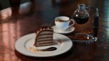 兵庫・淡路島「海の舎」冬限定の主役スイーツが登場　濃厚チョコ尽くしのズコットケーキセットを2月1日より提供開始